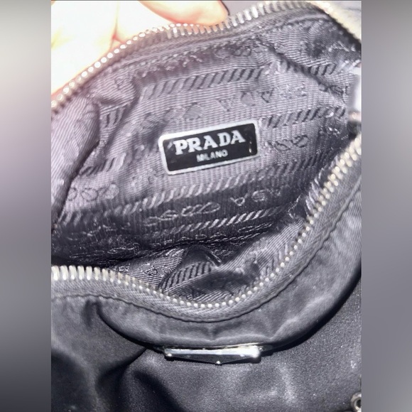 Prada re-edition nylon bag - Picture 7 of 11